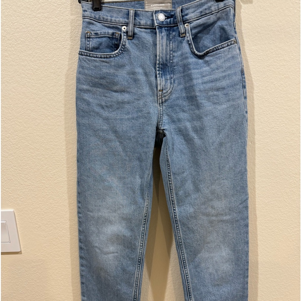 Everlane The Cheeky Jean in Sky Blue - Picture 9 of 12